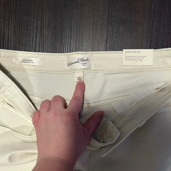 Women’s Universal Threads High-rise Super stretch skinny Jeans 16R NWT - Picture 3 of 7